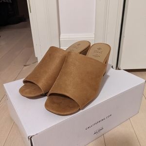 NWT Tan suede block heel mules Sz 7